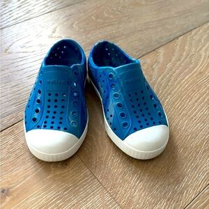 Native Kids Jefferson Slip On Shoe Size 7C in Blue Sky